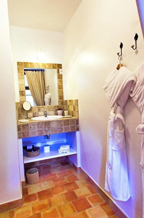 L'Abri Du Poete Bed & Breakfast Besse-sur-Issole