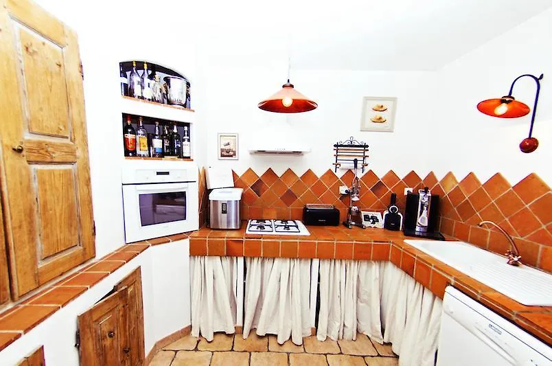 L'Abri Du Poete Bed & Breakfast Besse-sur-Issole