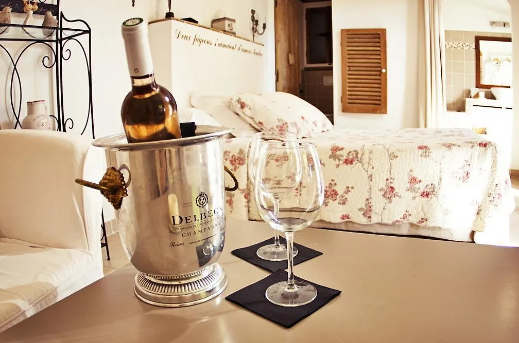L'Abri Du Poete Bed & Breakfast Besse-sur-Issole 0*,  Fransa