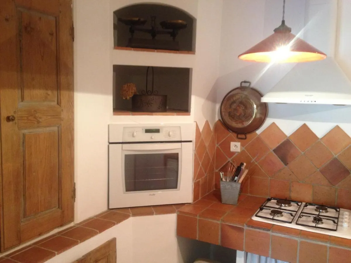 L'Abri Du Poete Bed & Breakfast Besse-sur-Issole Fransa